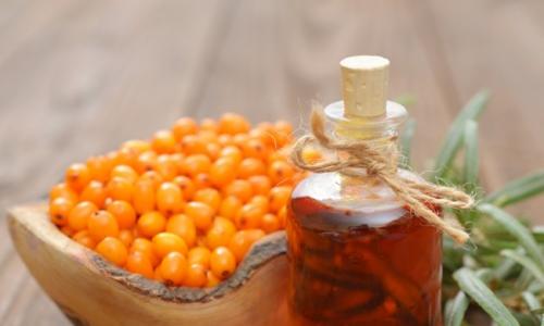 Using sea buckthorn for facial skin at home Sea buckthorn and honey mask