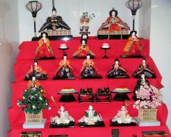 Свято дівчаток хіна мацурі в японії.